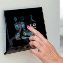2N Indoor Touch touchscreen interface