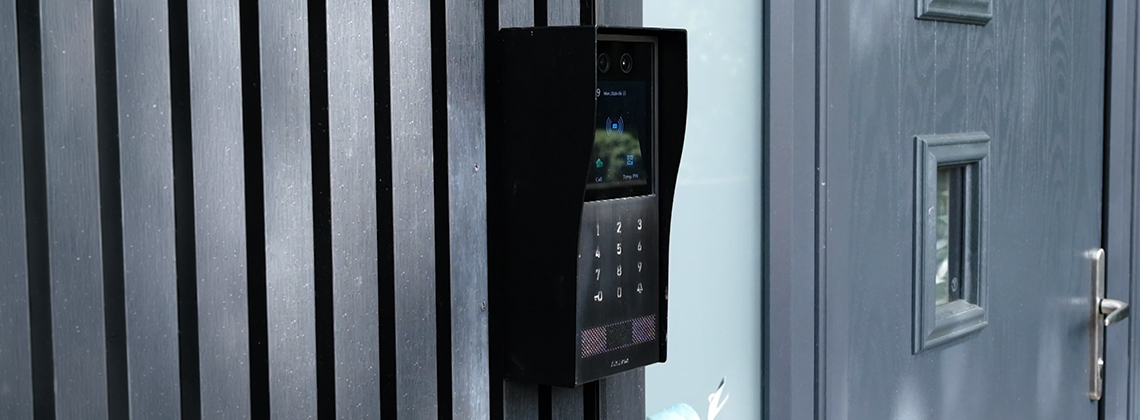 X912 Iwan Thomas Case Study