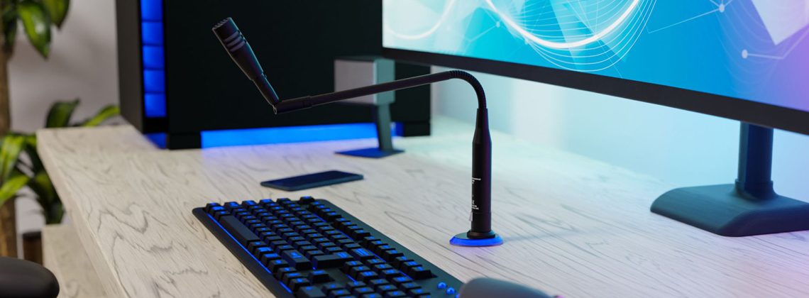 Gooseneck microphone connected to PC via USB for webinars and Zoom meetings