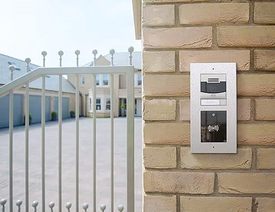 2N Door Intercom with 4G TE data connectivity for gate automation