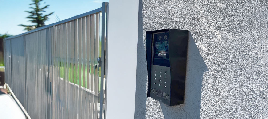 Akuvox smrt intercom with 4G LTE connectivity for remote gate automation