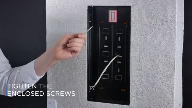 2N IP Style - tighten the enclosed screws
